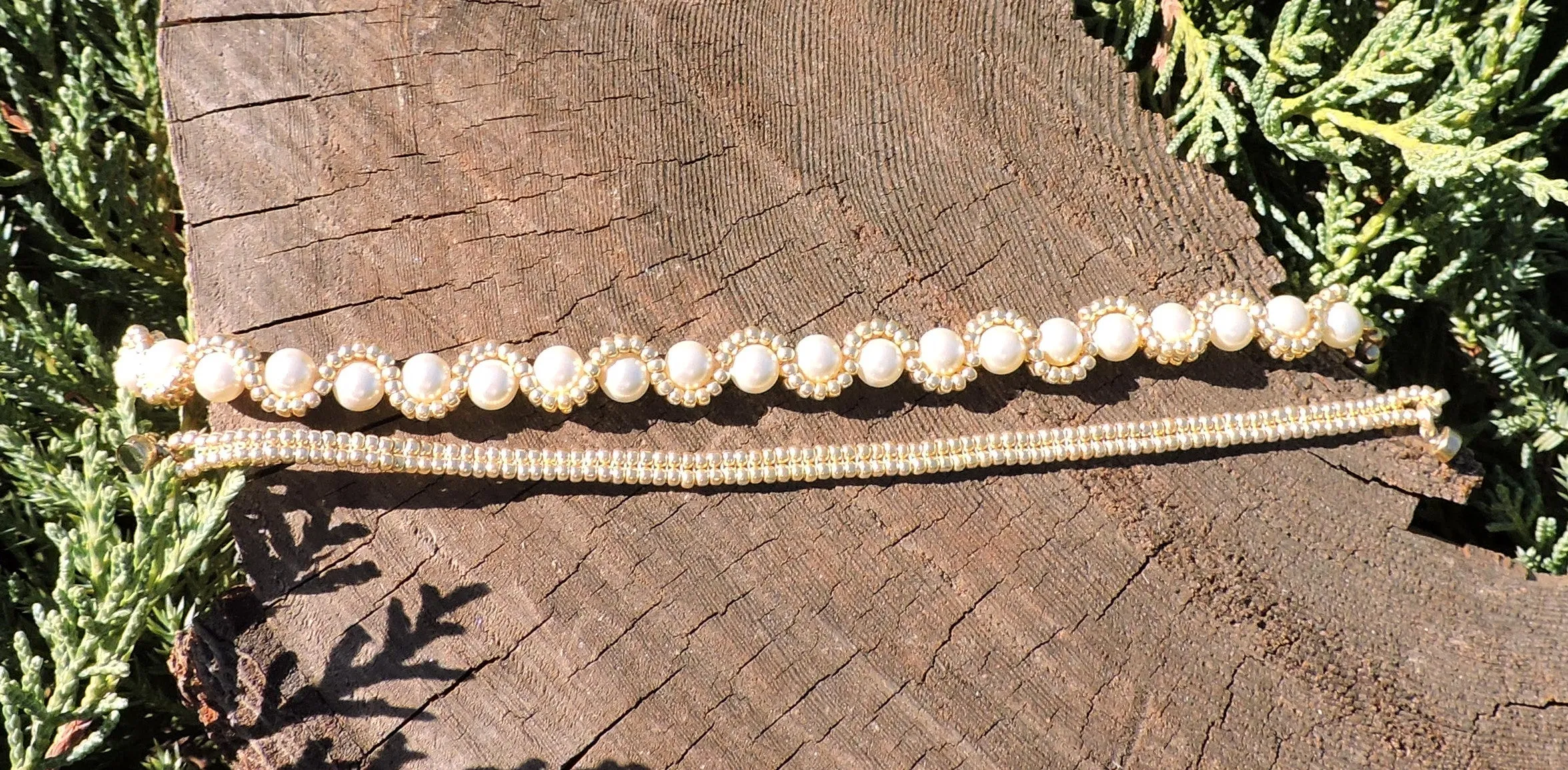 Bracelet of Sleek and Delicate Gold Beads