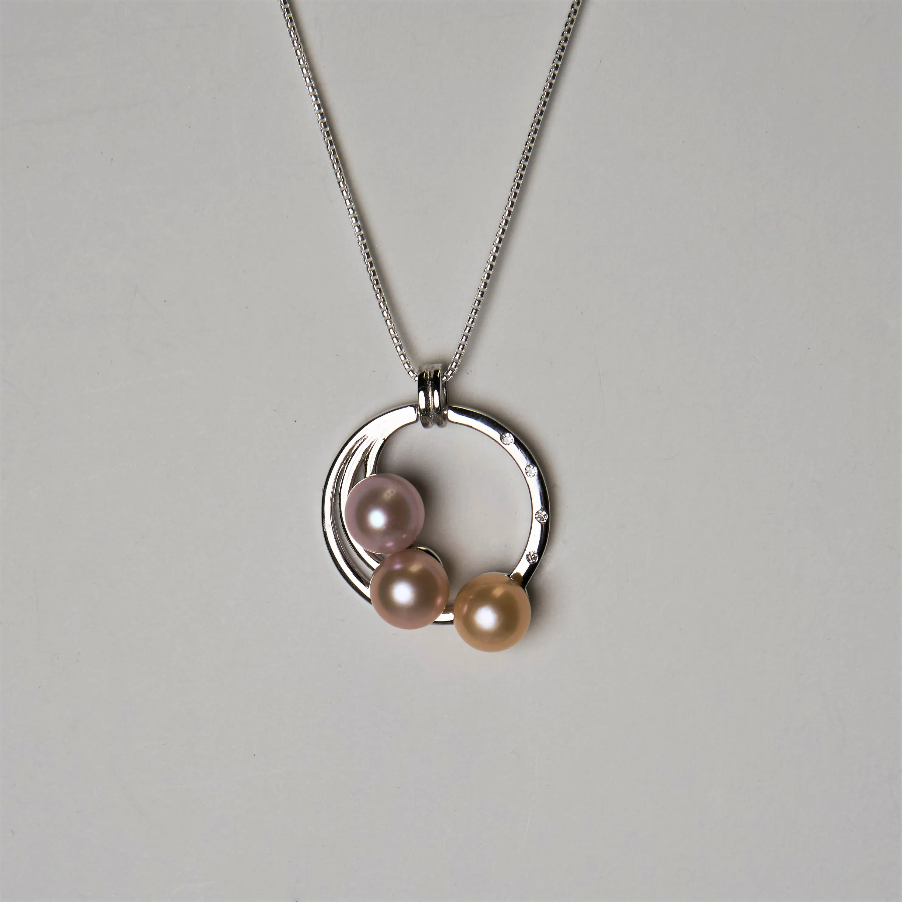 Circle Pendant Necklace