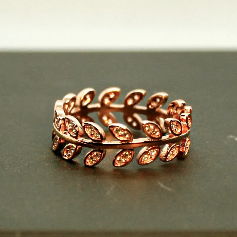 Leaves with zircon stones- Ring