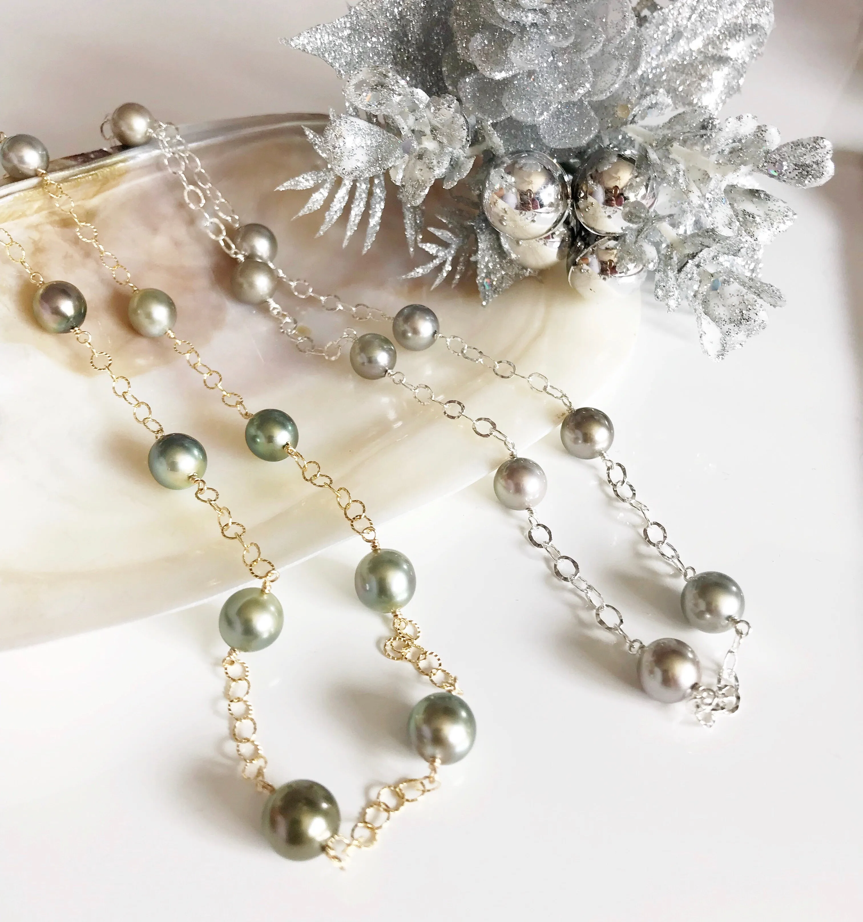 Necklace LEILANI- natural pistachio tahitian pearls (N272)