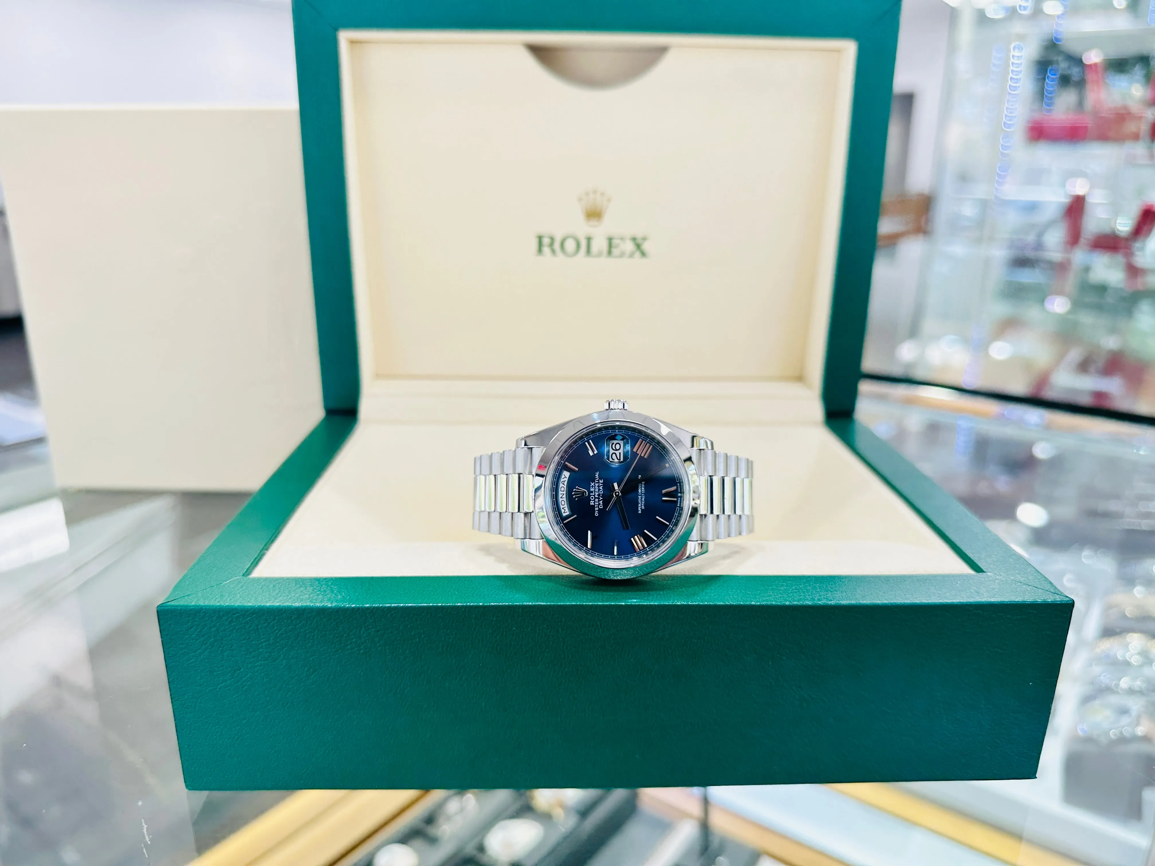 Rolex Day-Date 40 228206 Platinum Blue Roman PreOwned