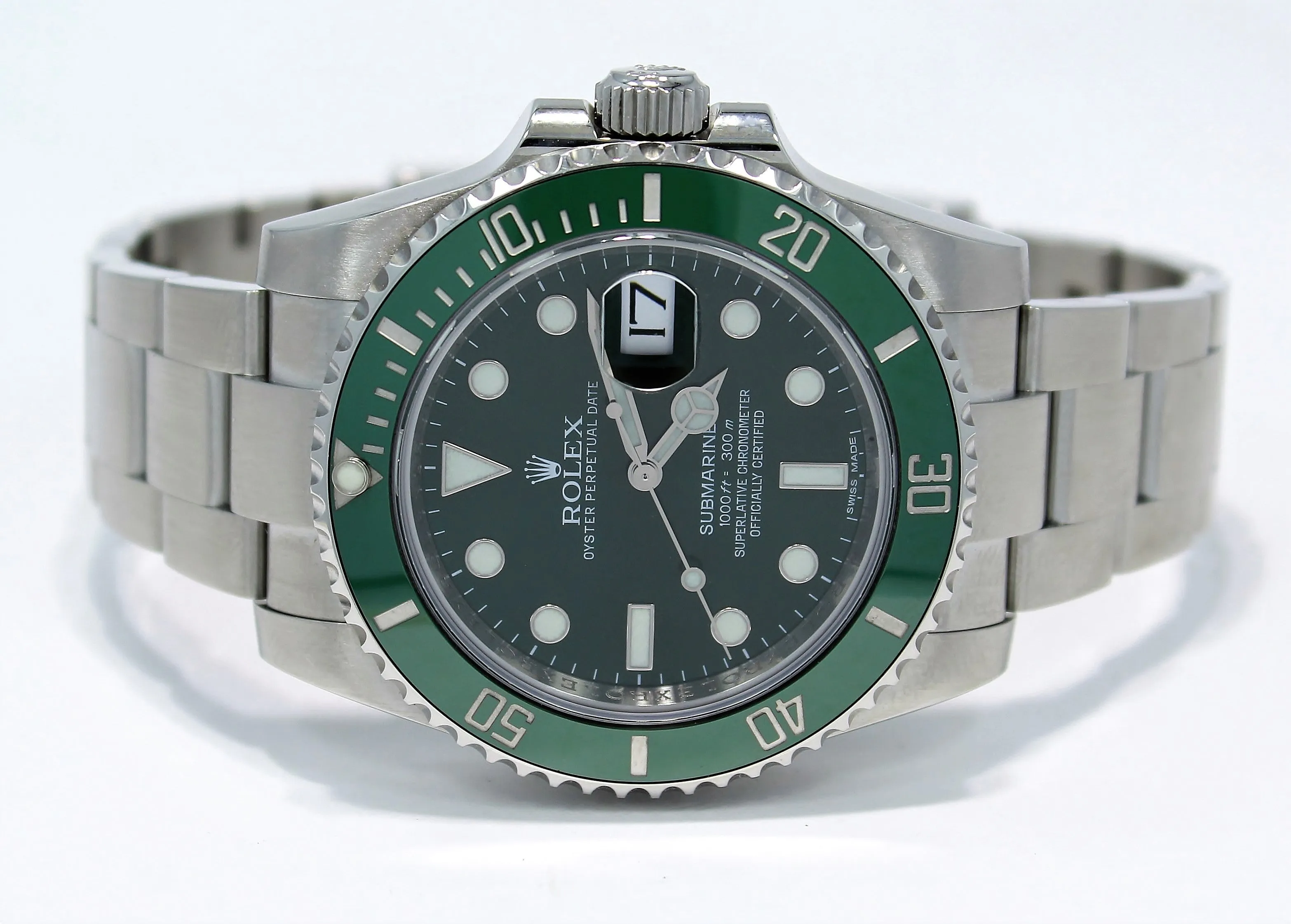 Rolex Oyster Perpetual Submariner HULK 116610LV BOX/PAPERS