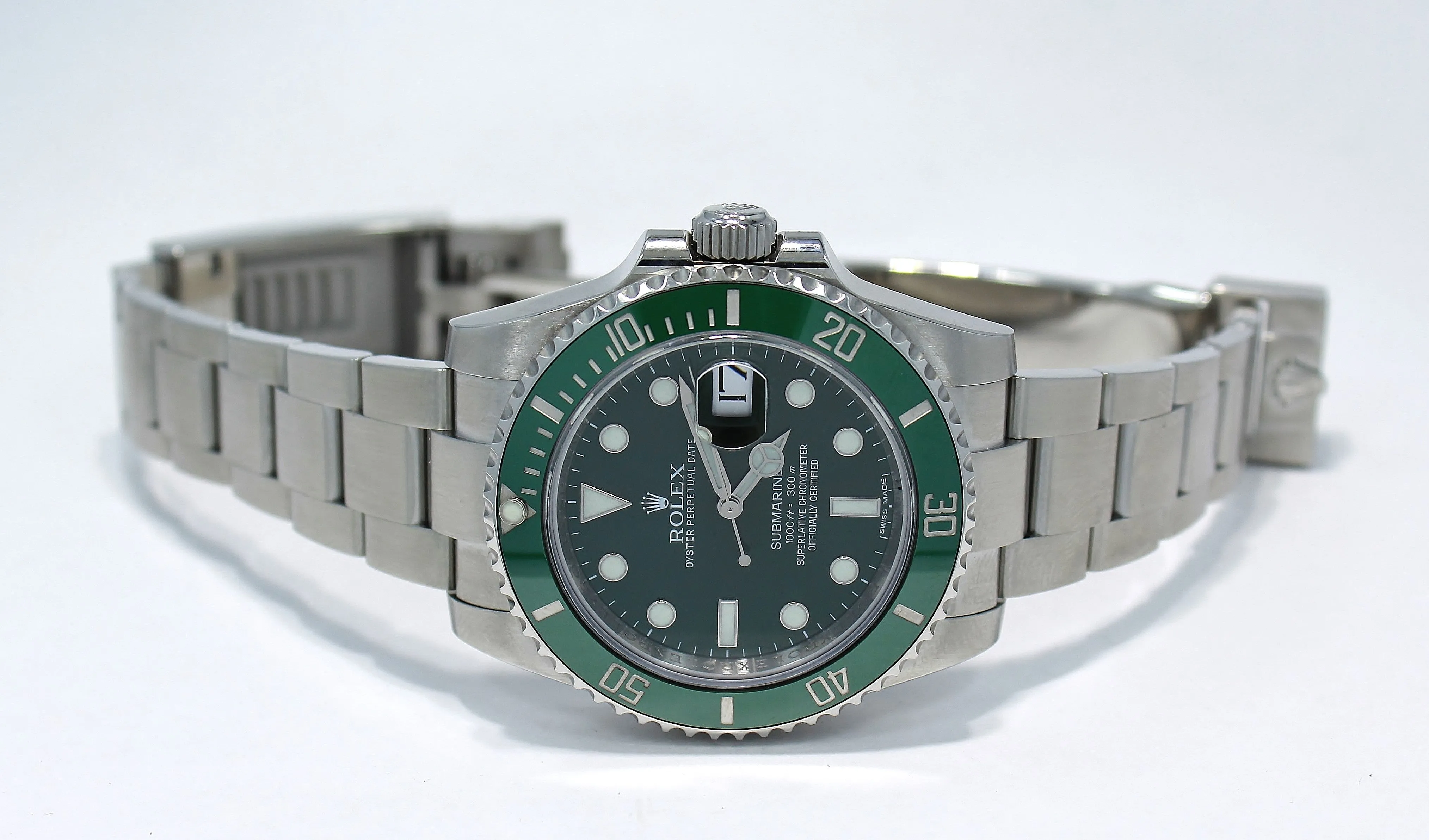 Rolex Oyster Perpetual Submariner HULK 116610LV BOX/PAPERS