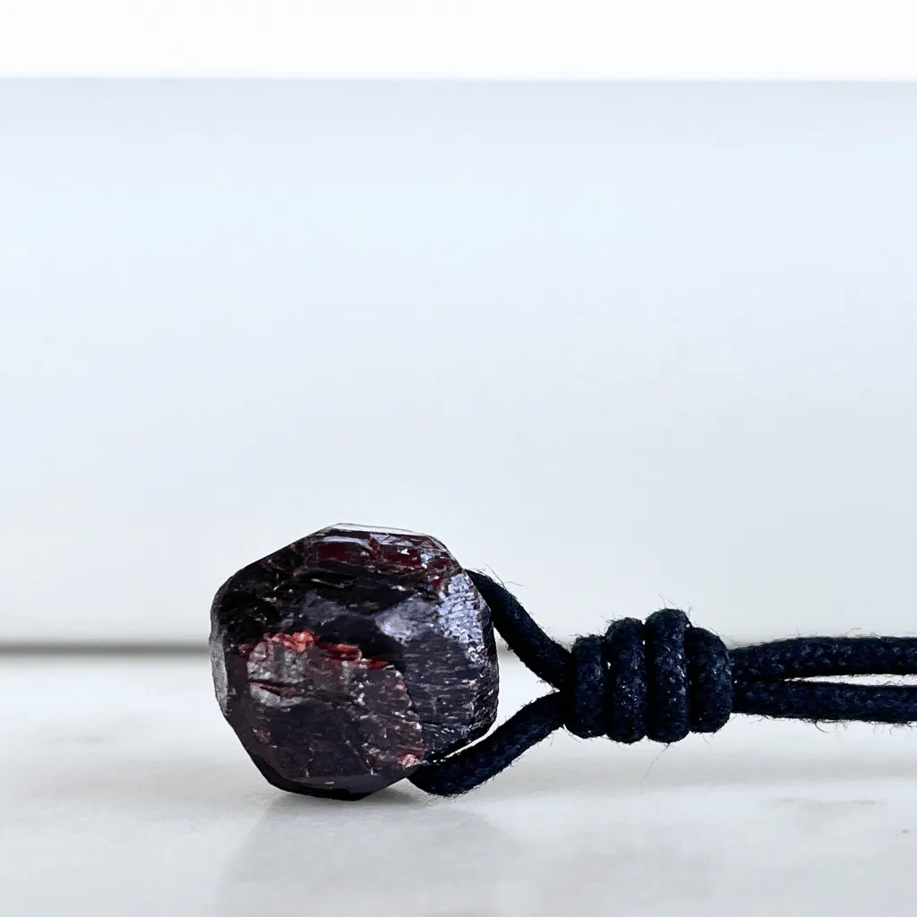 Round Raw Garnet OOAK Gemstone Pendant - Luck Strings