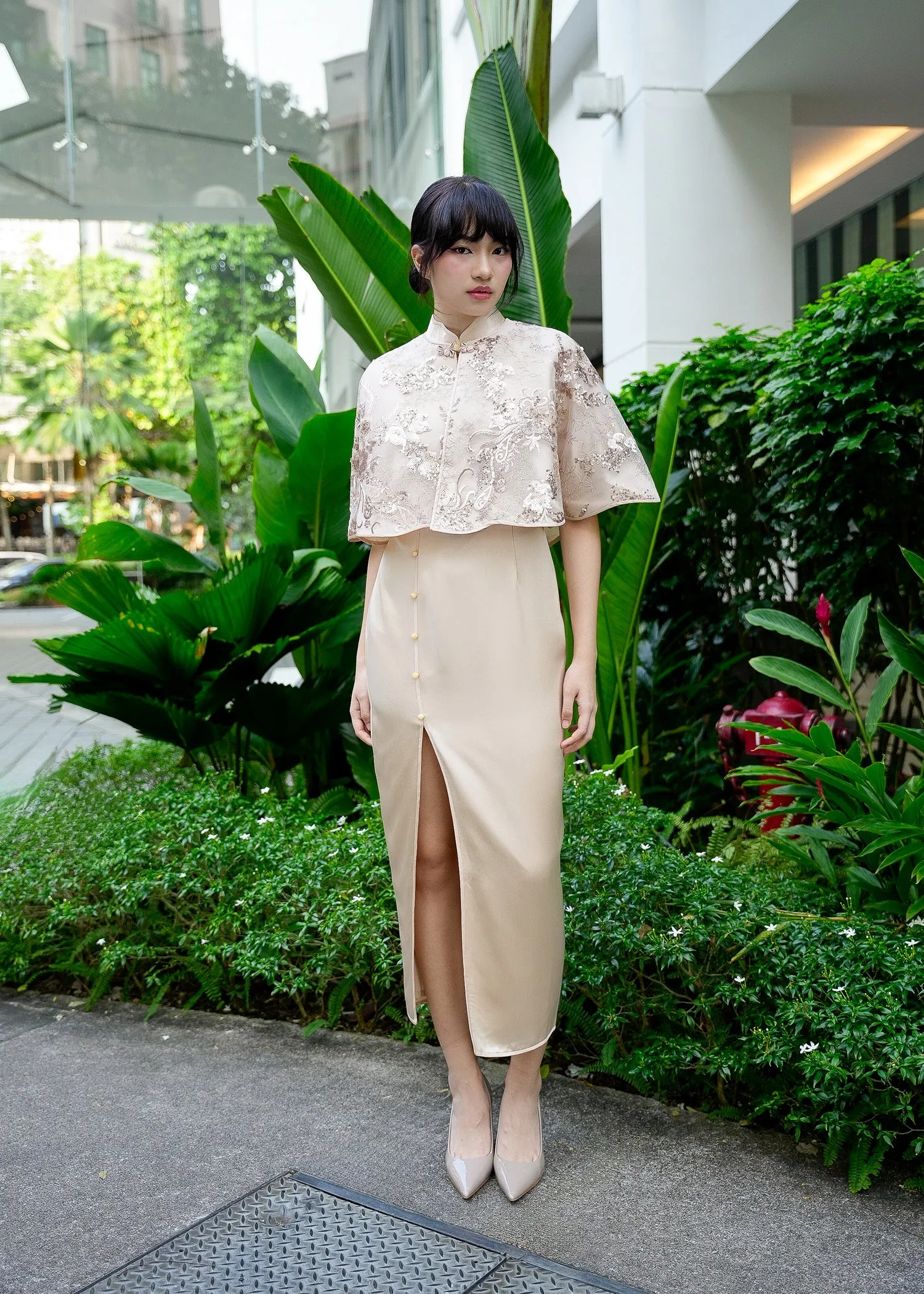 Sleeveless Satin Qipao (Champagne)